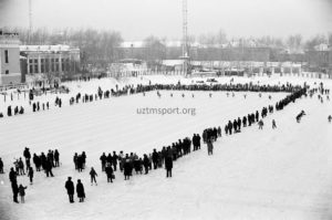 стадион Уралмаш зимой 1985 г.